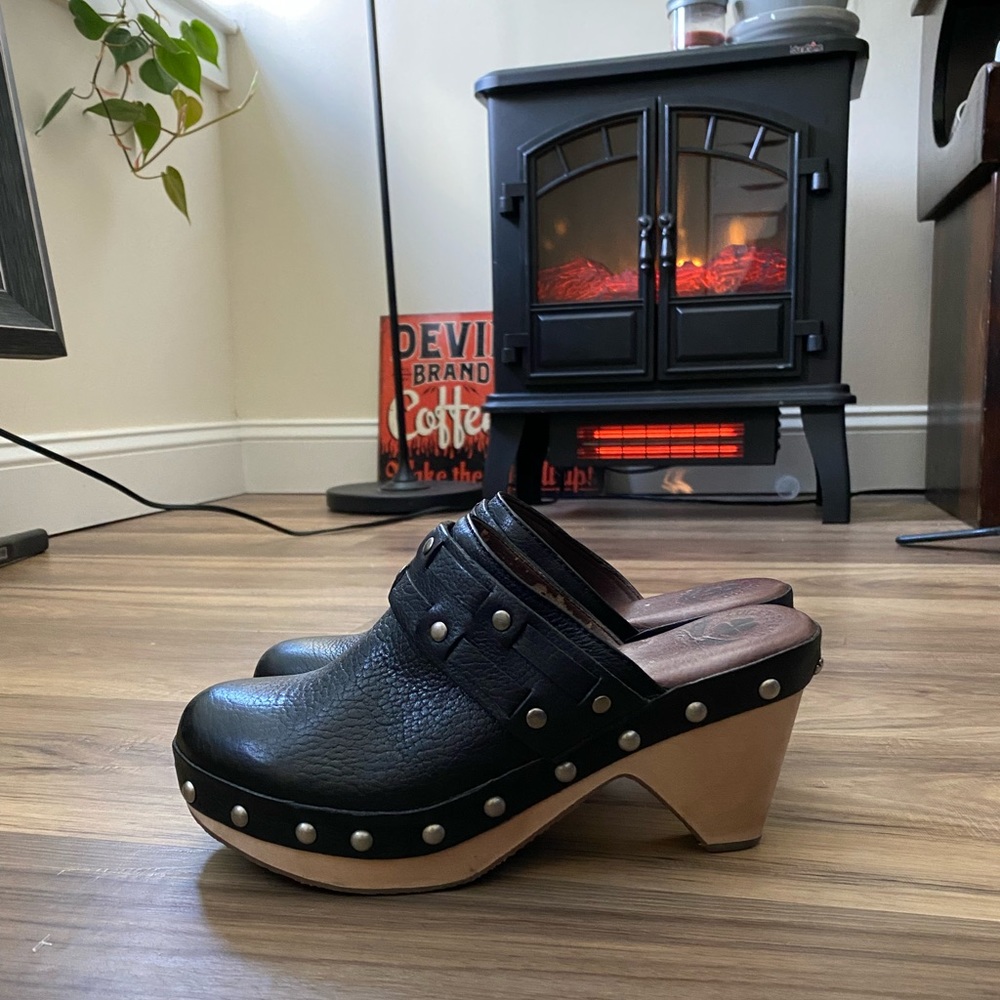 Lucky brand wooden clog mules